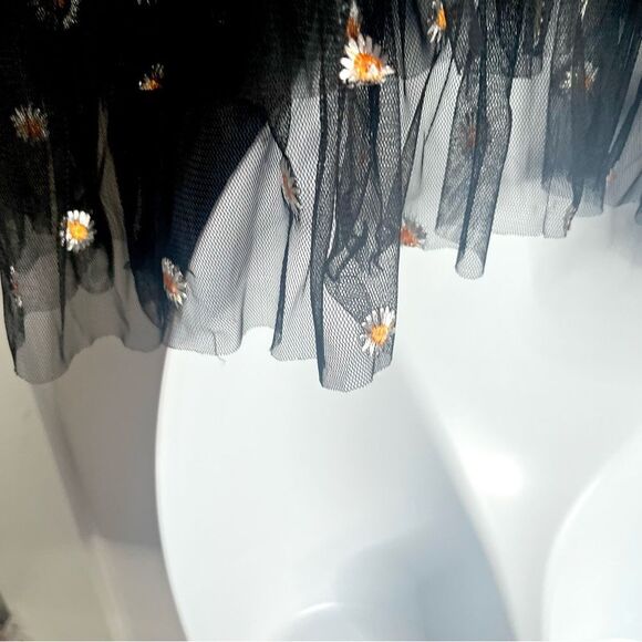 Smak Parlour Black Embroidered Daisy Mesh Ruffle Top Tier Peter Pan Collar M NWT - Picture 9 of 12
